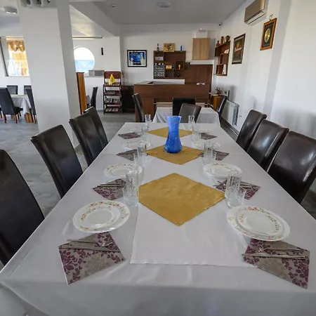 Austin Ov 3* Овидиу